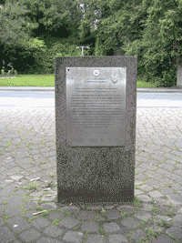 The memorial to the snail and the bottle case in Paisley. crown copyright 2011: National Records of Scotland